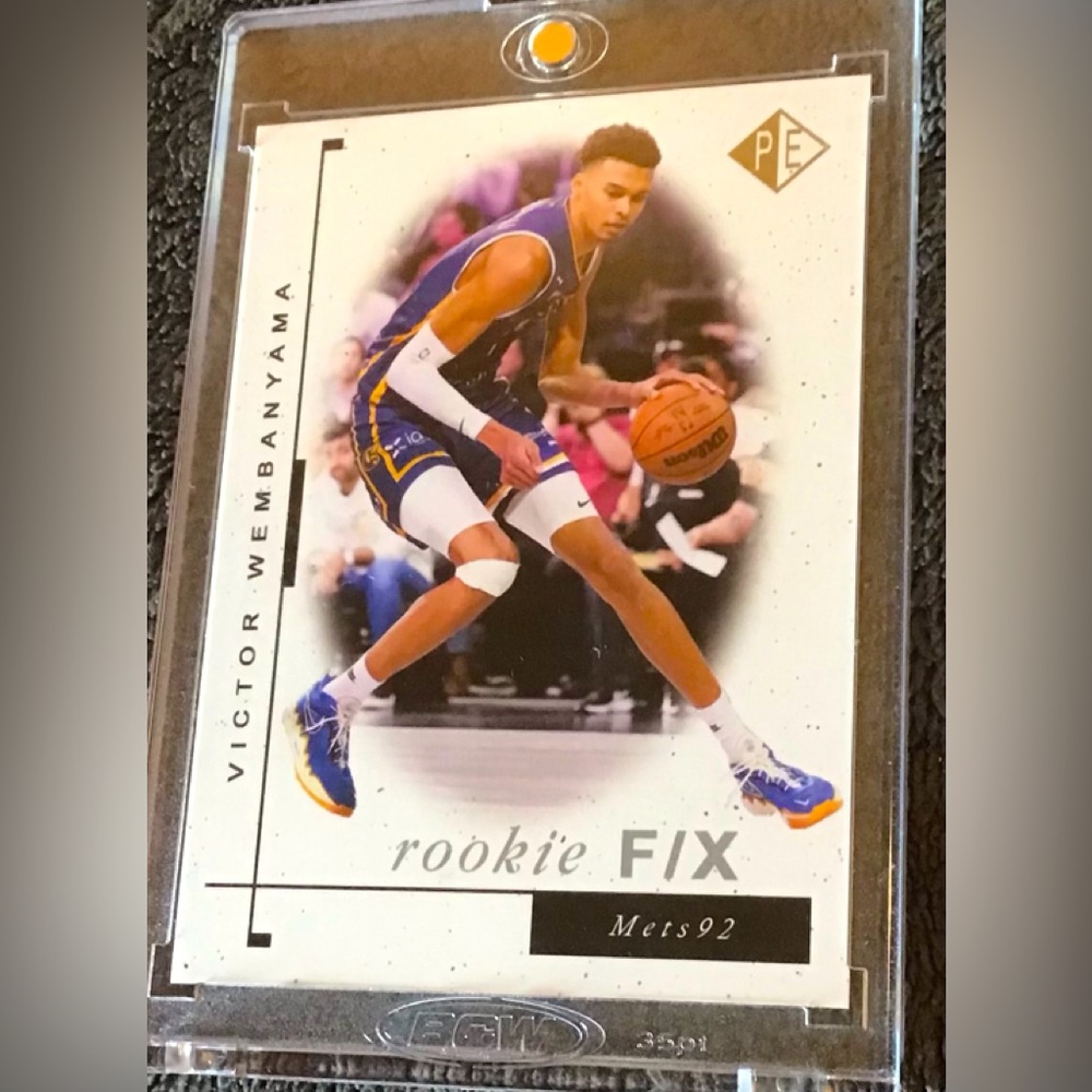 Victor Wenbanyama Rookie 2022-23 Prospector’s Edge Rookie F/X Victor Wen…